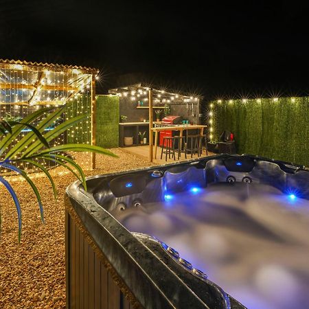 The Lodge At The Outside Inn Mountfield エクステリア 写真