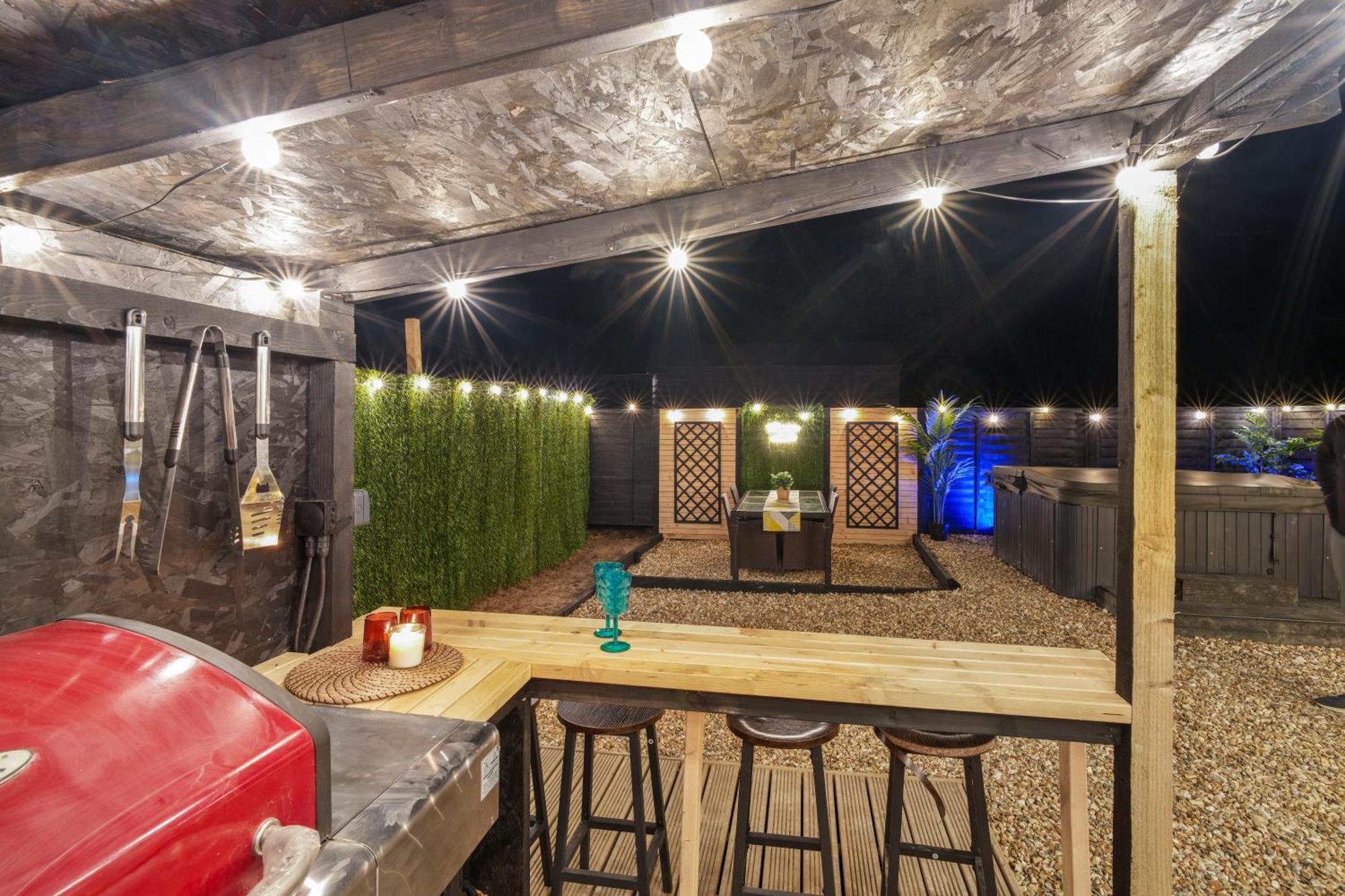 The Lodge At The Outside Inn Mountfield エクステリア 写真